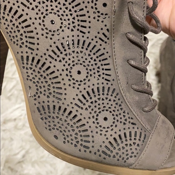 Call it spring laced up heels - Picture 9 of 9